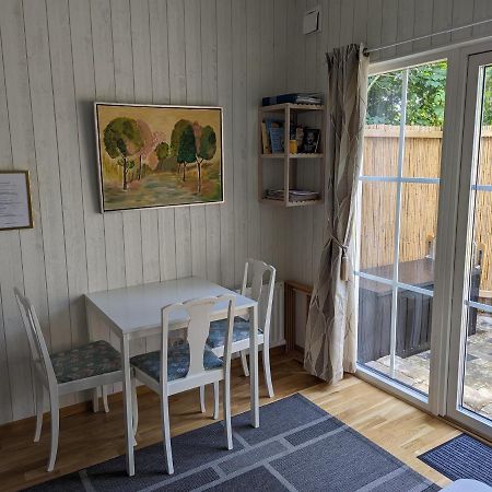 Cute Little Cottage In Hoellviken Bagian luar foto